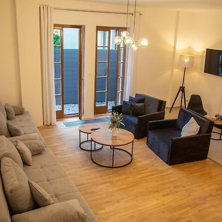 New City Centre Garden Apartment - Central Location Прага Экстерьер фото