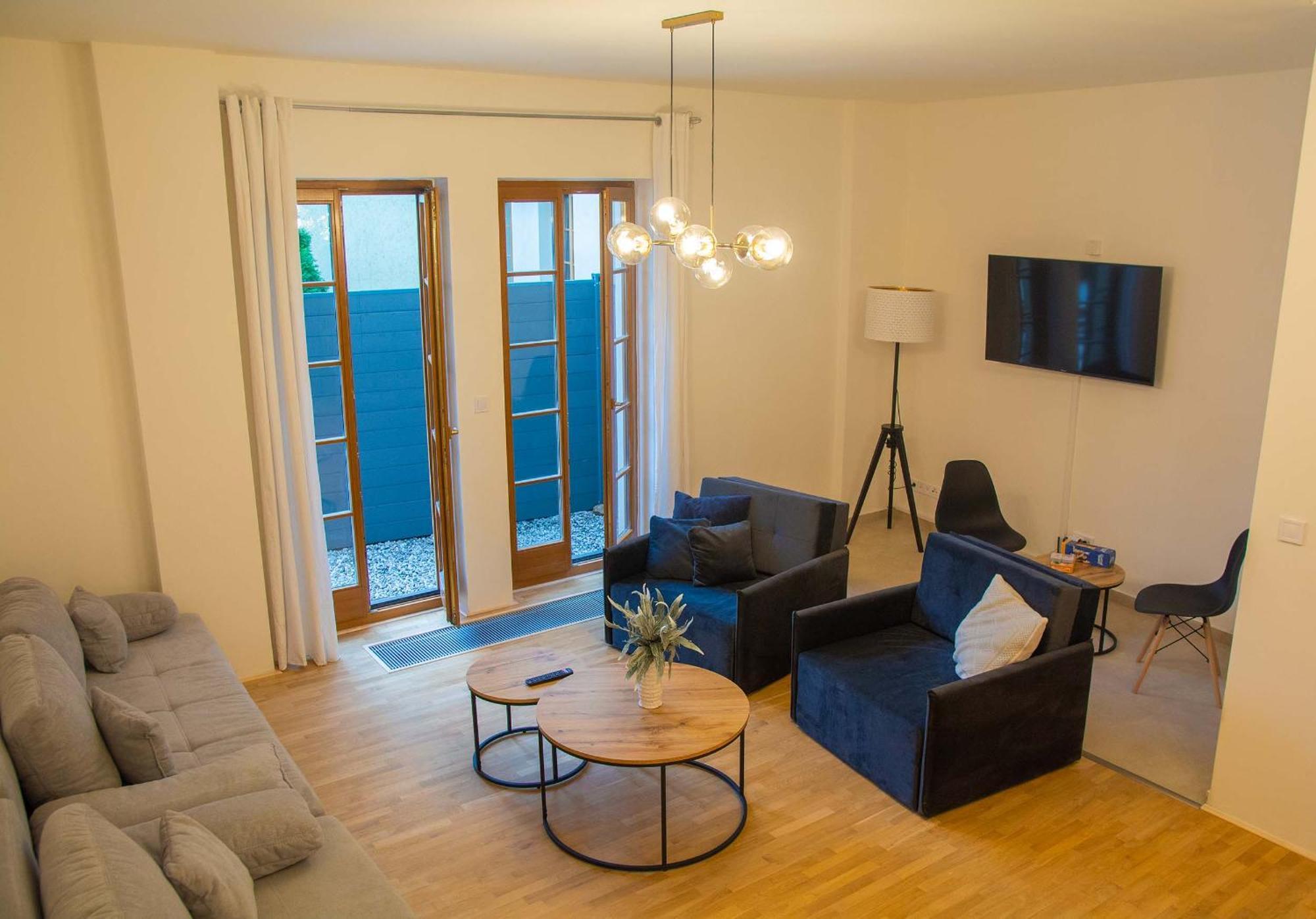 New City Centre Garden Apartment - Central Location Прага Экстерьер фото